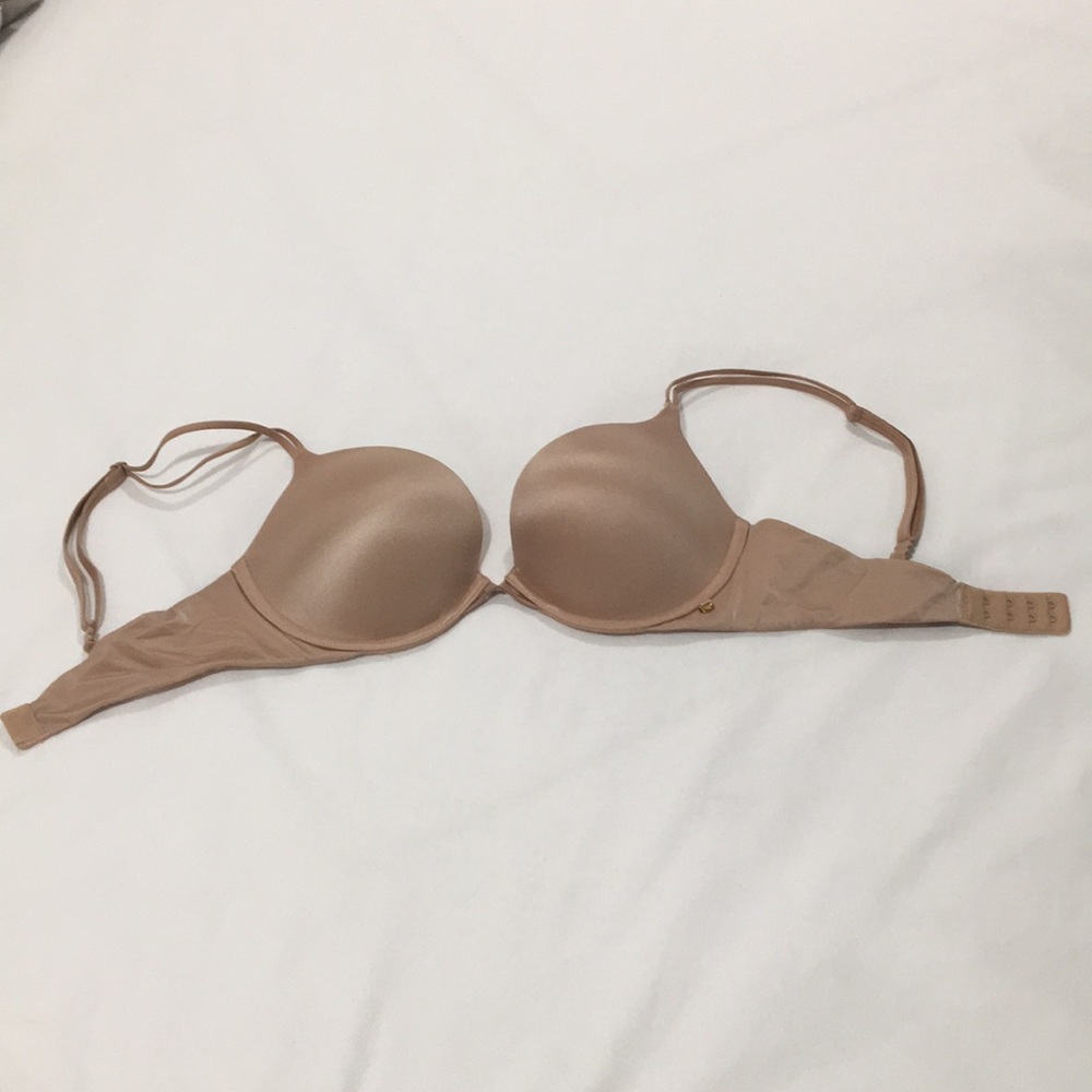 VICTORIA’S SECRET VERY SEXY NUDE 32D
